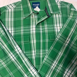 Men’s Wrangler long sleeve Button up shirt